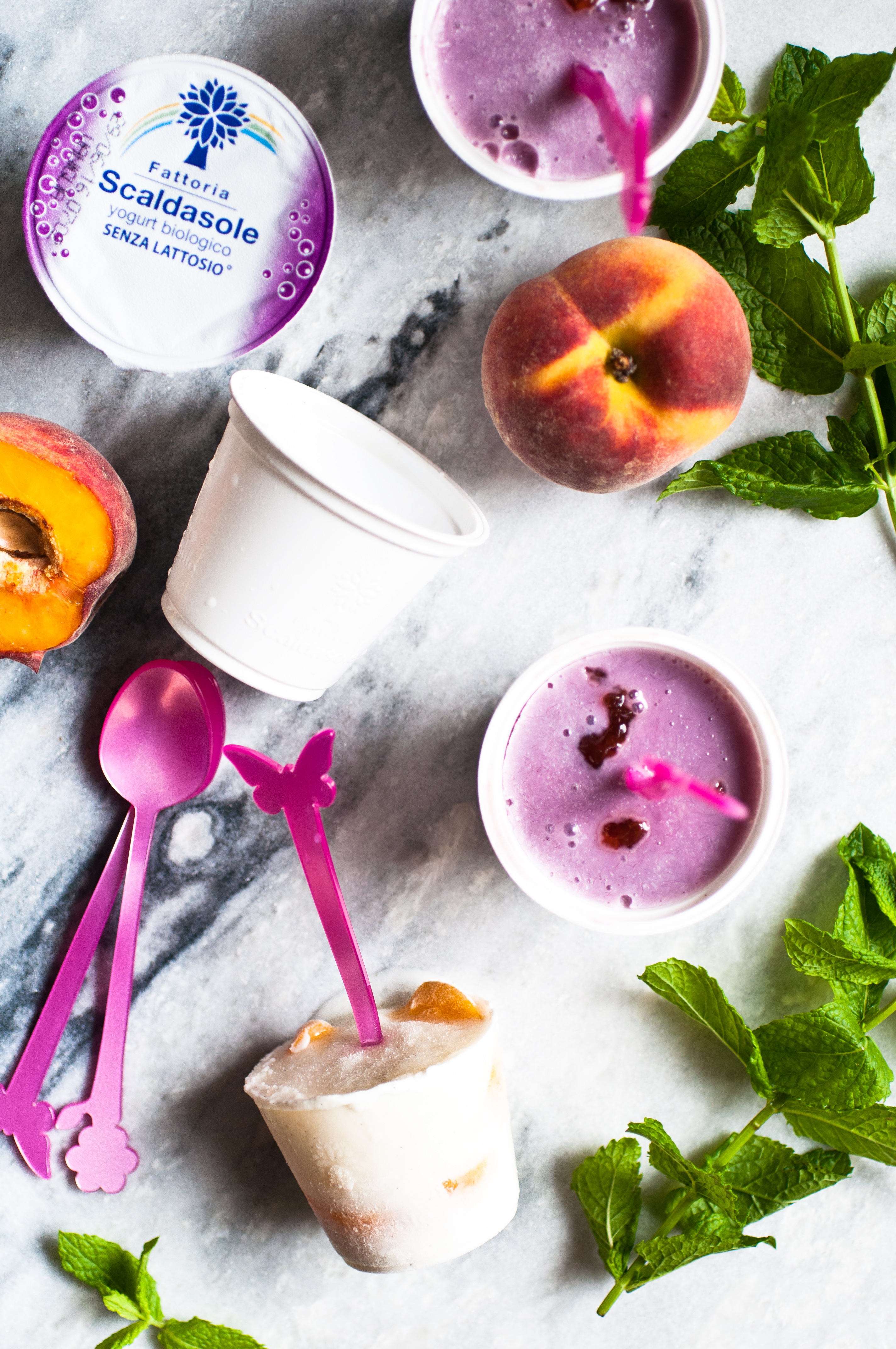 Ghiaccioli di yogurt e frutta fresca