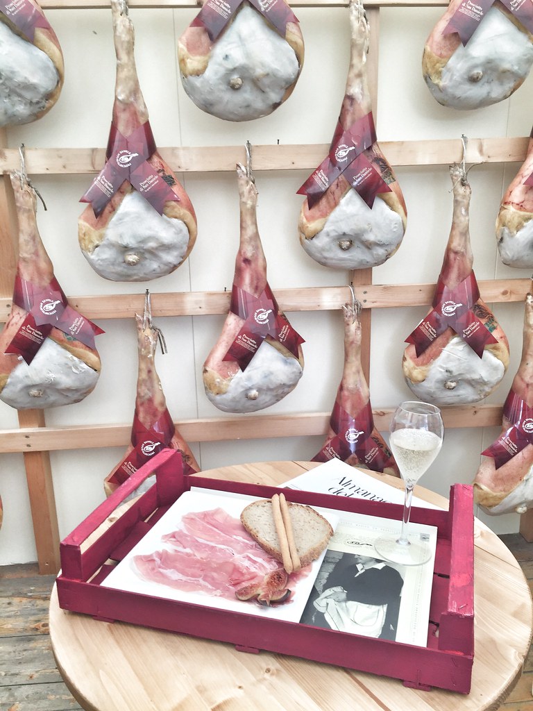 Parete di Prosciutto di San Daniele